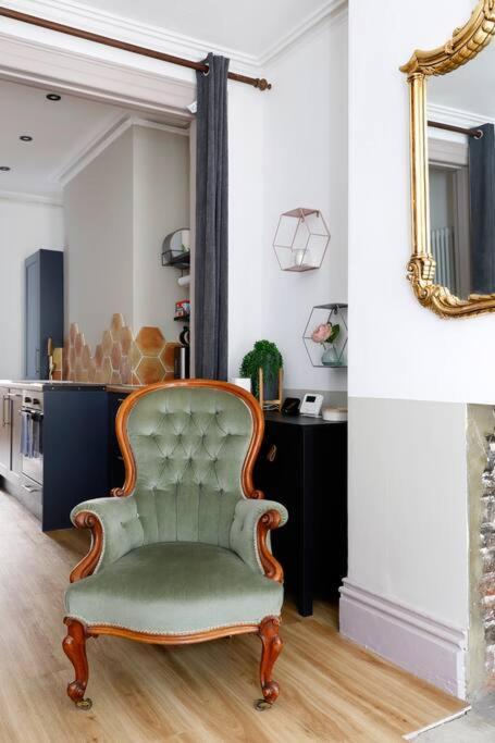 Stunning 2 Bedroom Flat 8Min Walk From The Beach Brighton Exterior foto