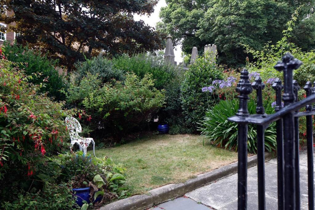 Stunning 2 Bedroom Flat 8Min Walk From The Beach Brighton Exterior foto