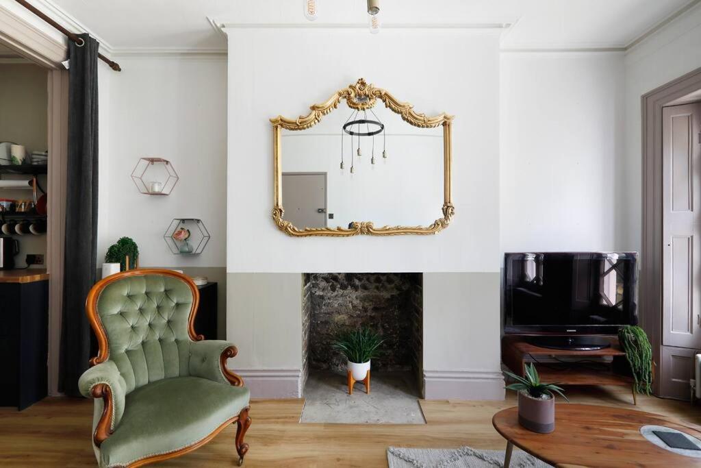 Stunning 2 Bedroom Flat 8Min Walk From The Beach Brighton Exterior foto